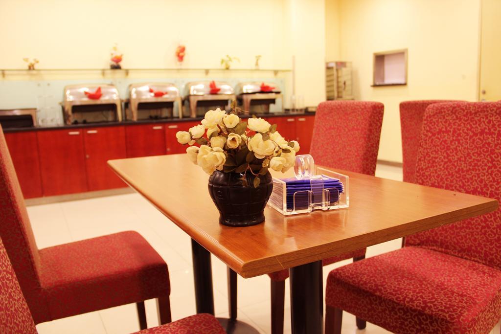 Hanting Express Beijing Guomao Exterior photo